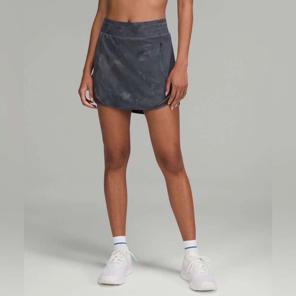Lululemon Hotty Hot High Rise Skirt Diamond Dye Pitch Grey Graphite Grey Size 6